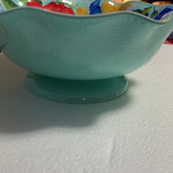 RESTOCK - BEAUTIFUL LARGE SERVING FLORAL BOWL - Picture 3 of 4